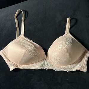 Light Pink Lightly Padded Size 38D Wirefree Bra